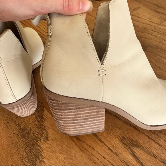 Toms Everly Cutout Block Heel Ankle Booties Beige Leather Size 7.5 Women’s Shoes - Picture 6 of 10